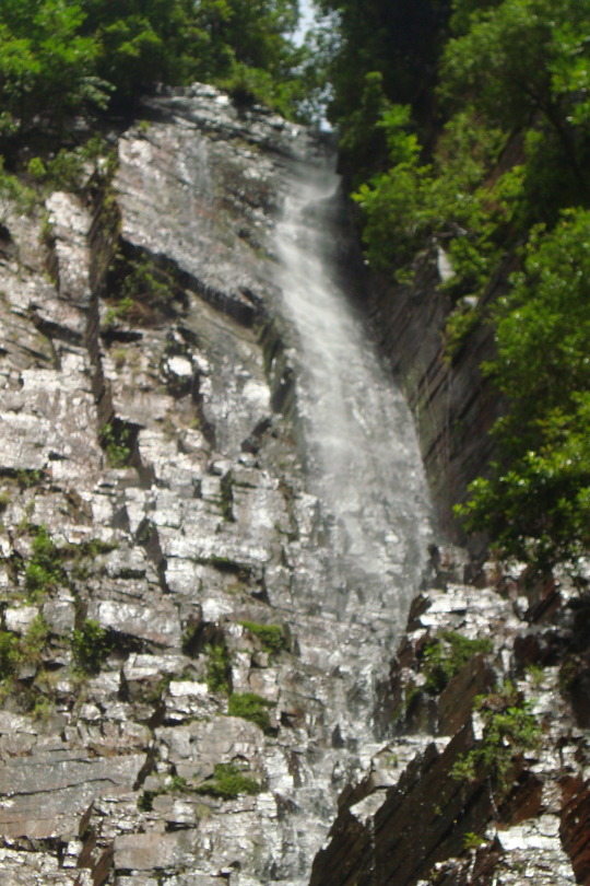Kédougou — waterfall