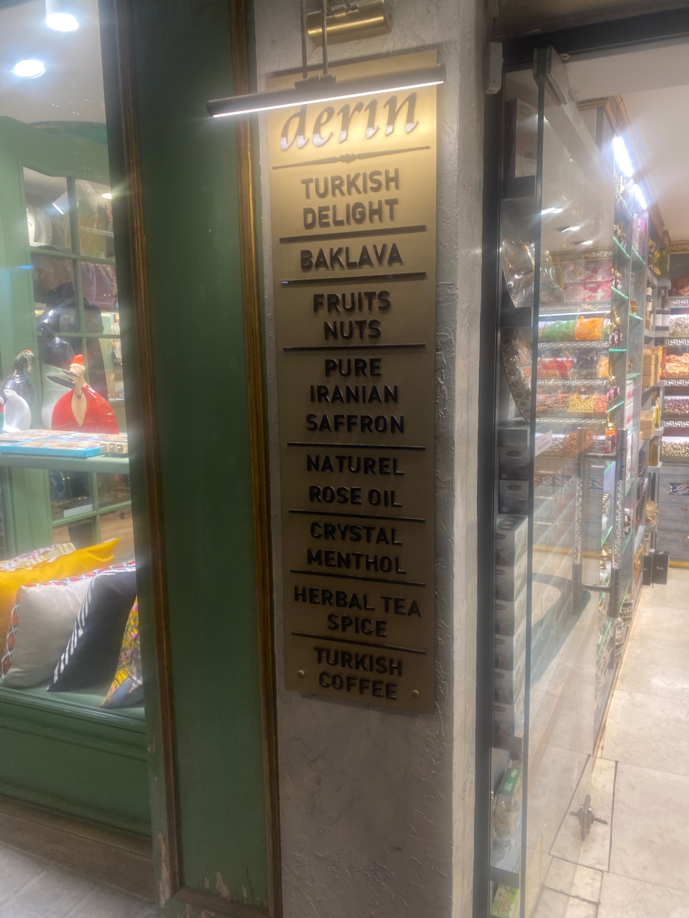 Derin — Turkish delight, baklava, rose oil